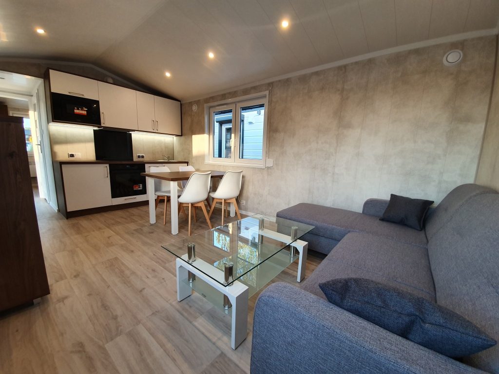 392759998_358650659846735_3078937171678964521_n-2