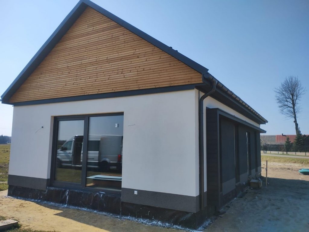 LUNA HOUSE