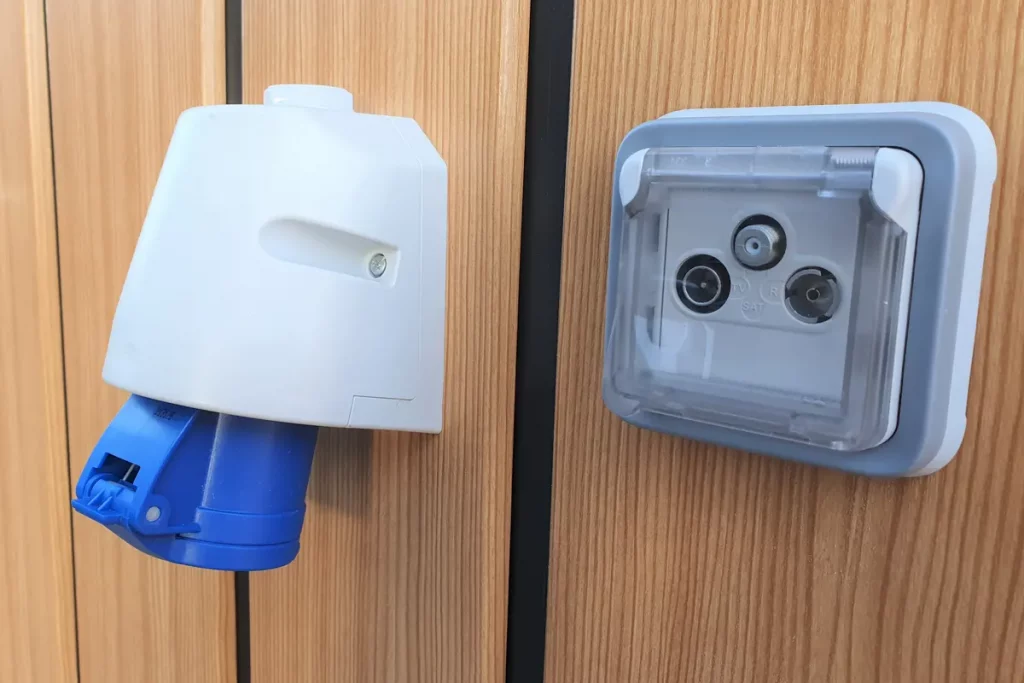 nowoczesny-modul-sanitarny05